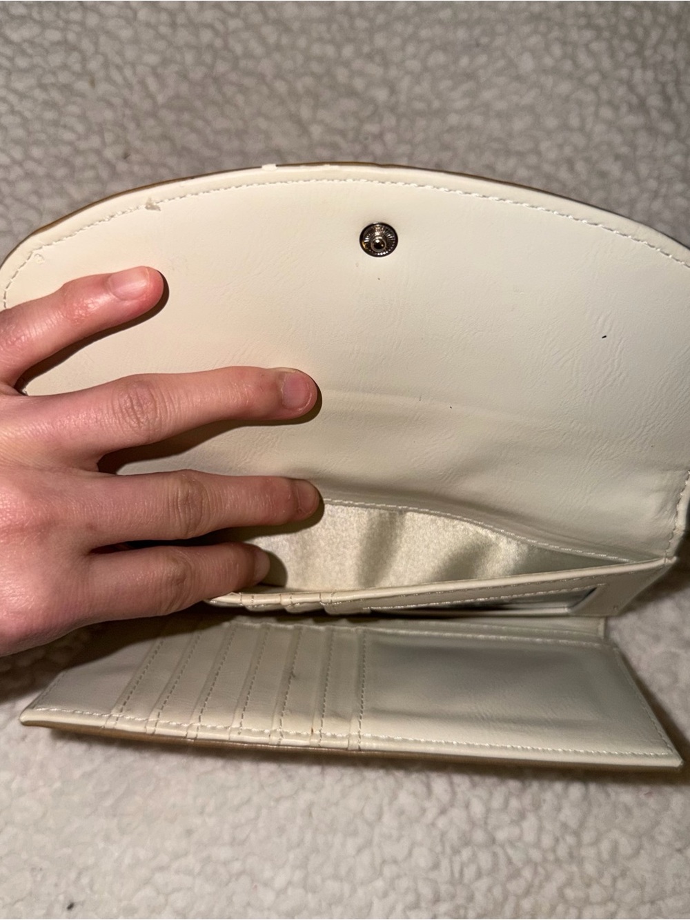 Guess Wallet - Picture 4 of 6